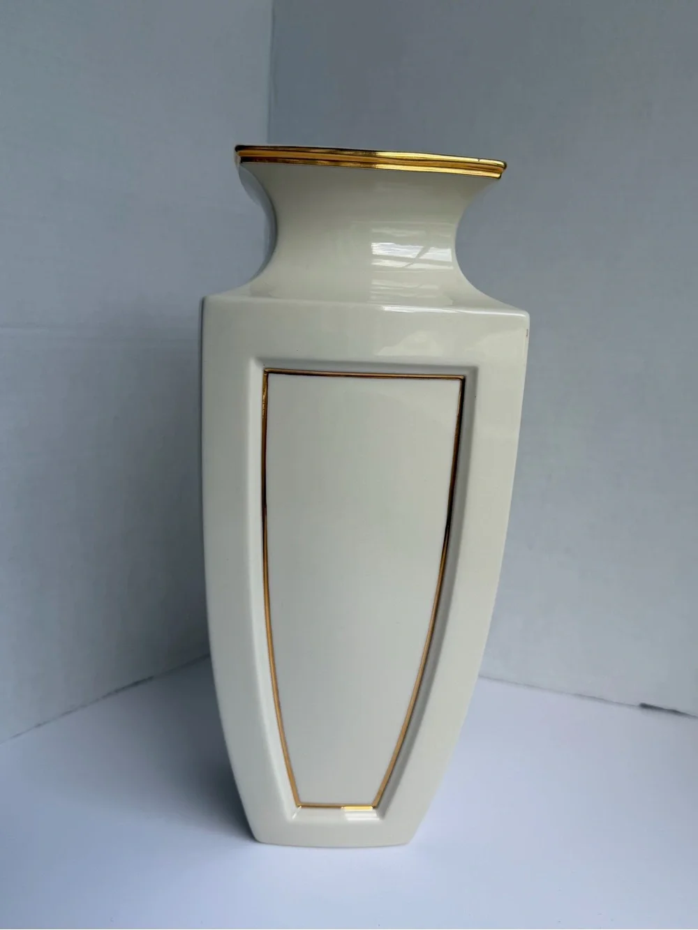 Lenox Eternal Large 11” 24 K Gold Trimmed Vase Dimension Collection Greek